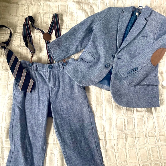 Kids two piece suit from HM. Used once. In mint condition - Picture 1 of 1
